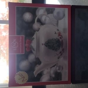 Lenox Holiday Insprirations and Illustrations Teapot